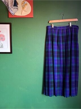 Vintage Career Essentials Plaid Pleated 100% Virgin Wool Midi Skirt size 12
